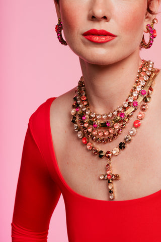 Le collier Sofia en arc-en-ciel