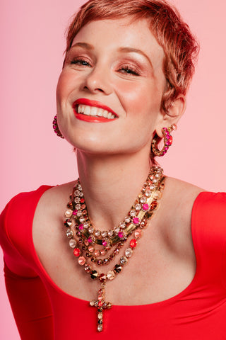 Le collier Sofia en arc-en-ciel