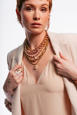 Le collier Sofia en arc-en-ciel