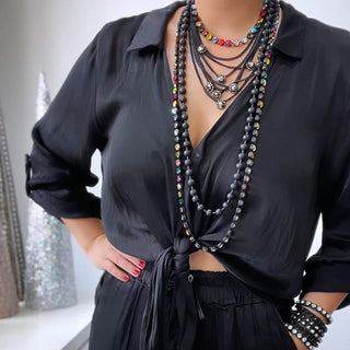 Metallic Neck Mess Necklace in Smutt