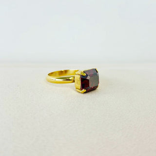 Solitaire Ring in Rectangle