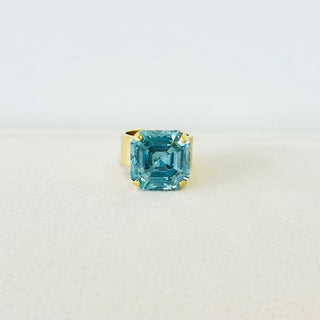 Solitaire Ring in Square