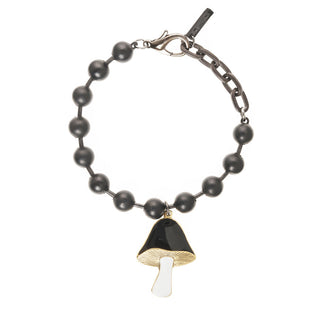 Bracelet à breloques champignon en noir et blanc